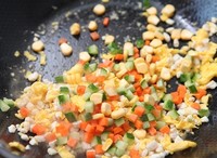 雜蔬雞丁炒飯的做法 步骤4