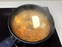 《昨日的美食》之吉爾貝爾風泡菜湯（佐蛤蜊和豆腐）的做法 步骤15