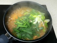 《昨日的美食》之吉爾貝爾風泡菜湯（佐蛤蜊和豆腐）的做法 步骤16