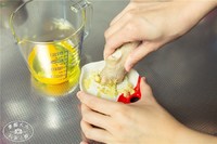 姜汁蒸水蛋（賽螃蟹）【素顏太太私家小廚】的做法 步骤3
