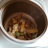 想念小舅的白菜熗鍋面（電飯煲版）的做法 步骤4