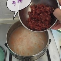 1歲寶寶輔食∼胡蘿卜牛肉粥的做法 步骤5