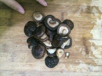 臘腸香菇燜飯的做法 步骤1