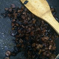 臘腸香菇燜飯的做法 步骤5