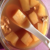 核桃隻果甜湯的做法 步骤2