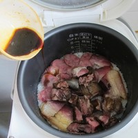 簡單的電飯鍋臘味煲仔飯的做法 步骤5