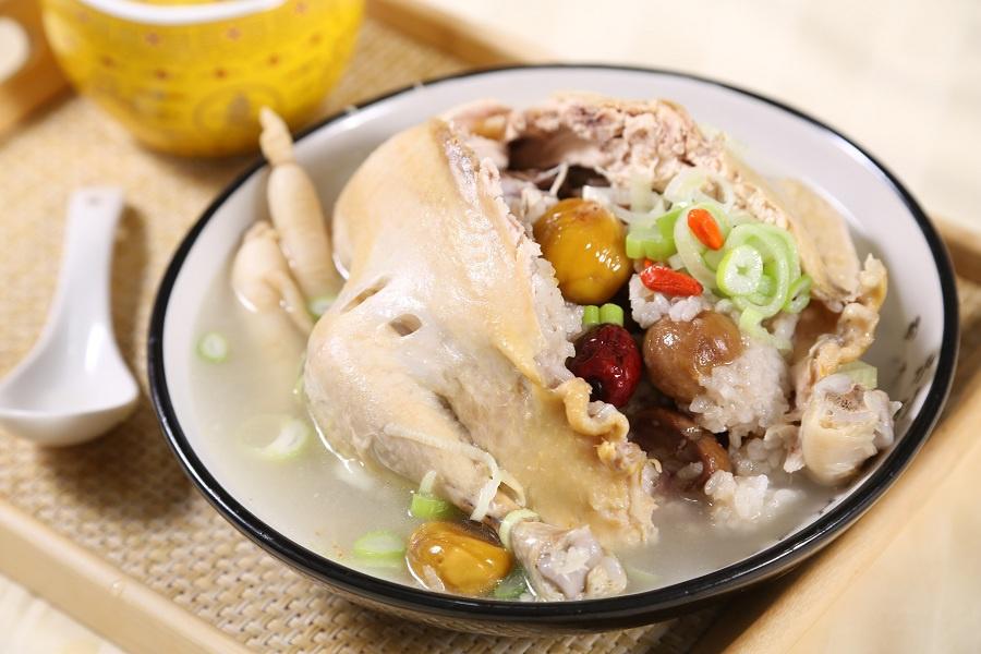 韓式參雞湯—自動烹飪鍋食譜的做法 步骤3