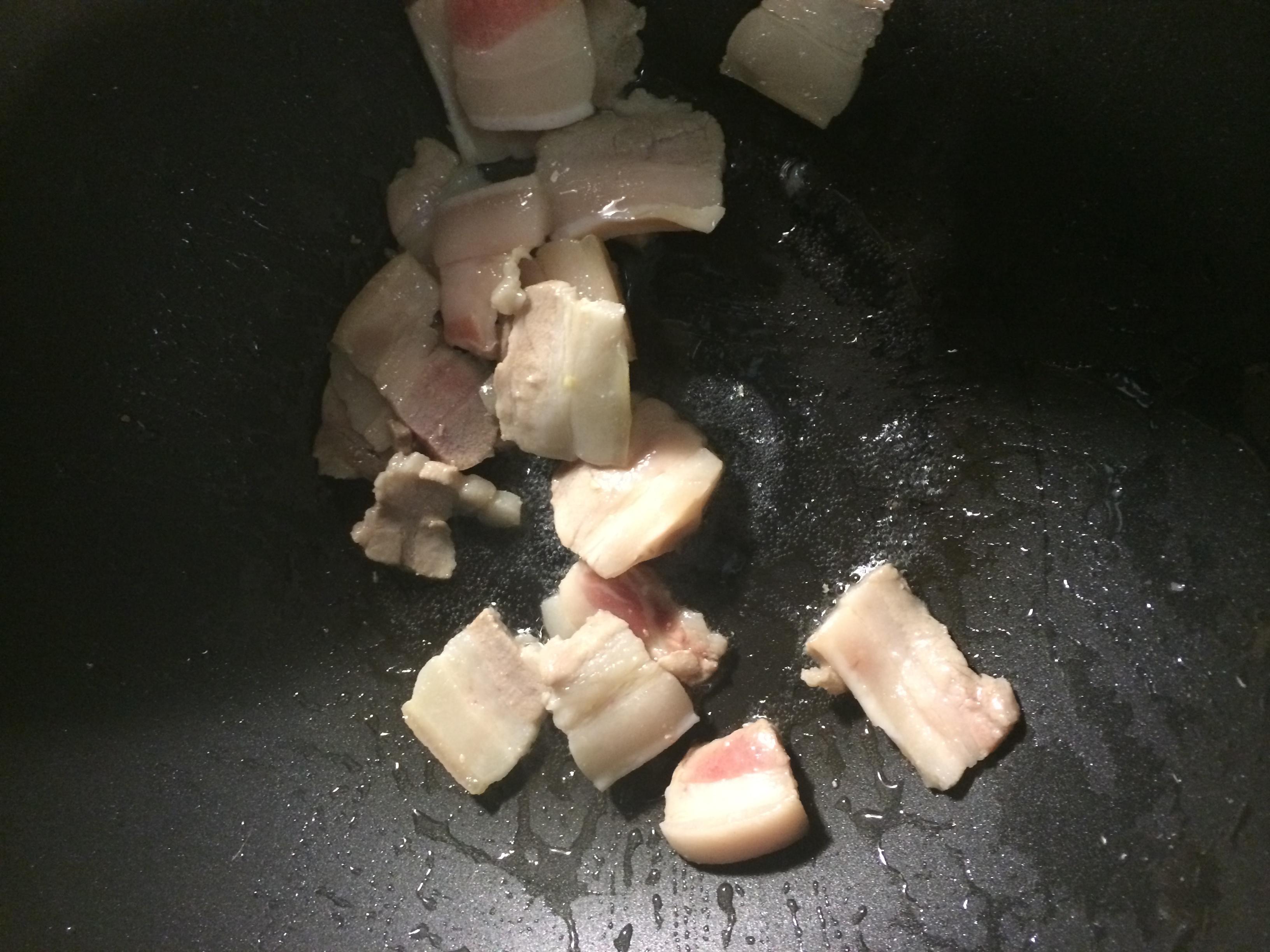 五花肉豆角土豆燜面的做法 步骤2