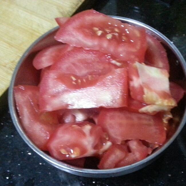 番茄魚頭湯的做法 步骤3