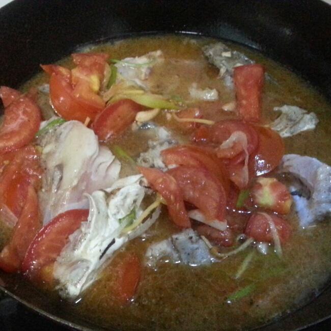 番茄魚頭湯的做法 步骤5