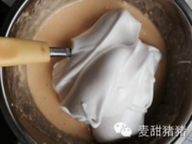 原味酸奶戚風蛋糕的做法 步骤9