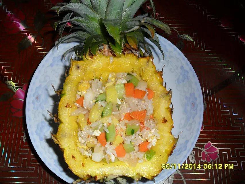 菠蘿炒飯的做法 步骤2