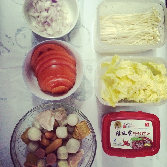 韓式芝士年糕火鍋宿舍電飯煲簡易版的做法 步骤2