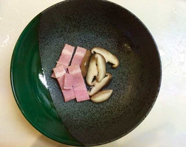 日式炖蛋（茶碗蒸ウ）的做法 步骤3