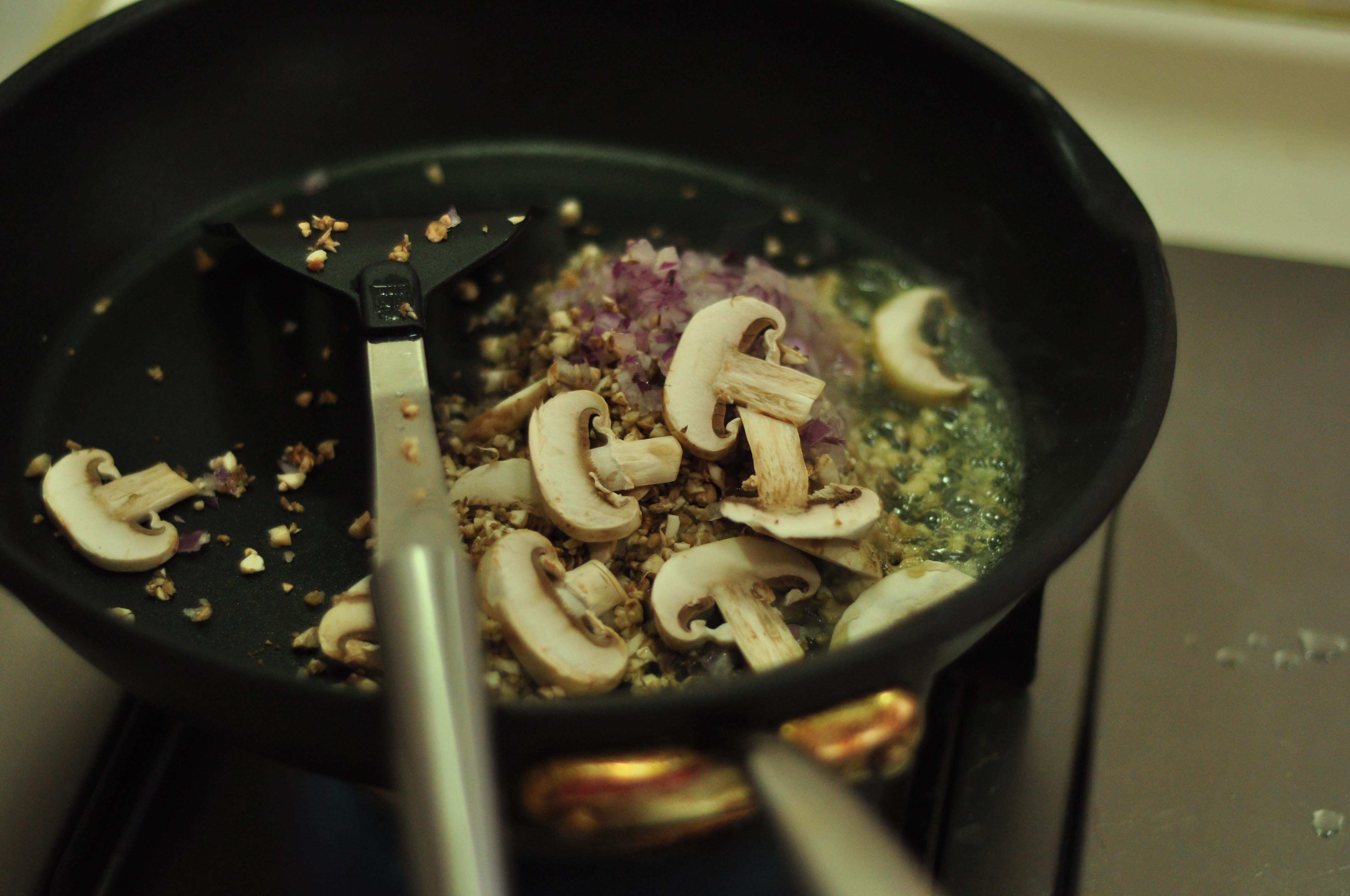 奶油蘑菇湯的做法 步骤5
