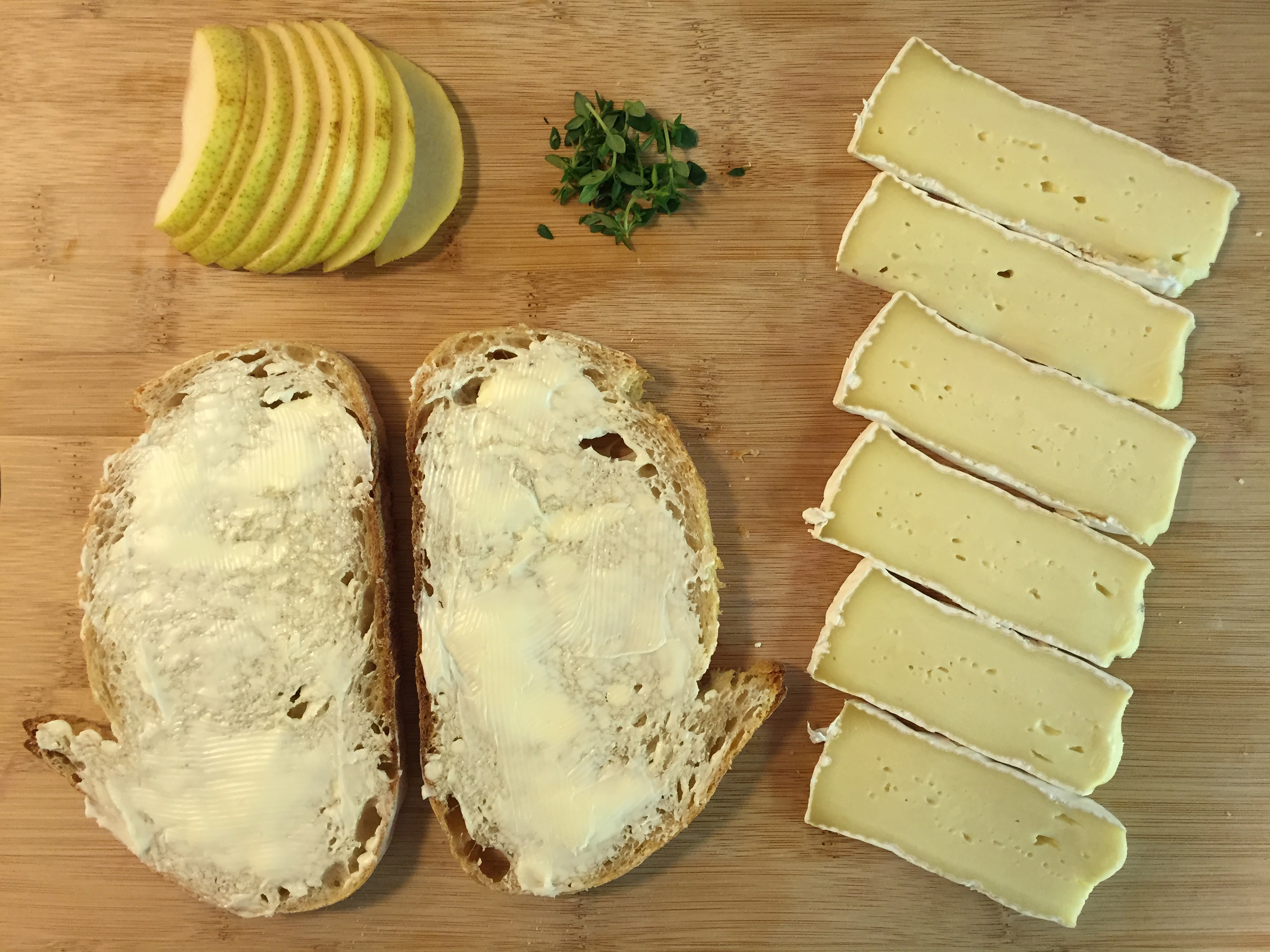 Grilled Brie & Pear Sandwich 布里干酪甜梨三明治的做法 步骤2