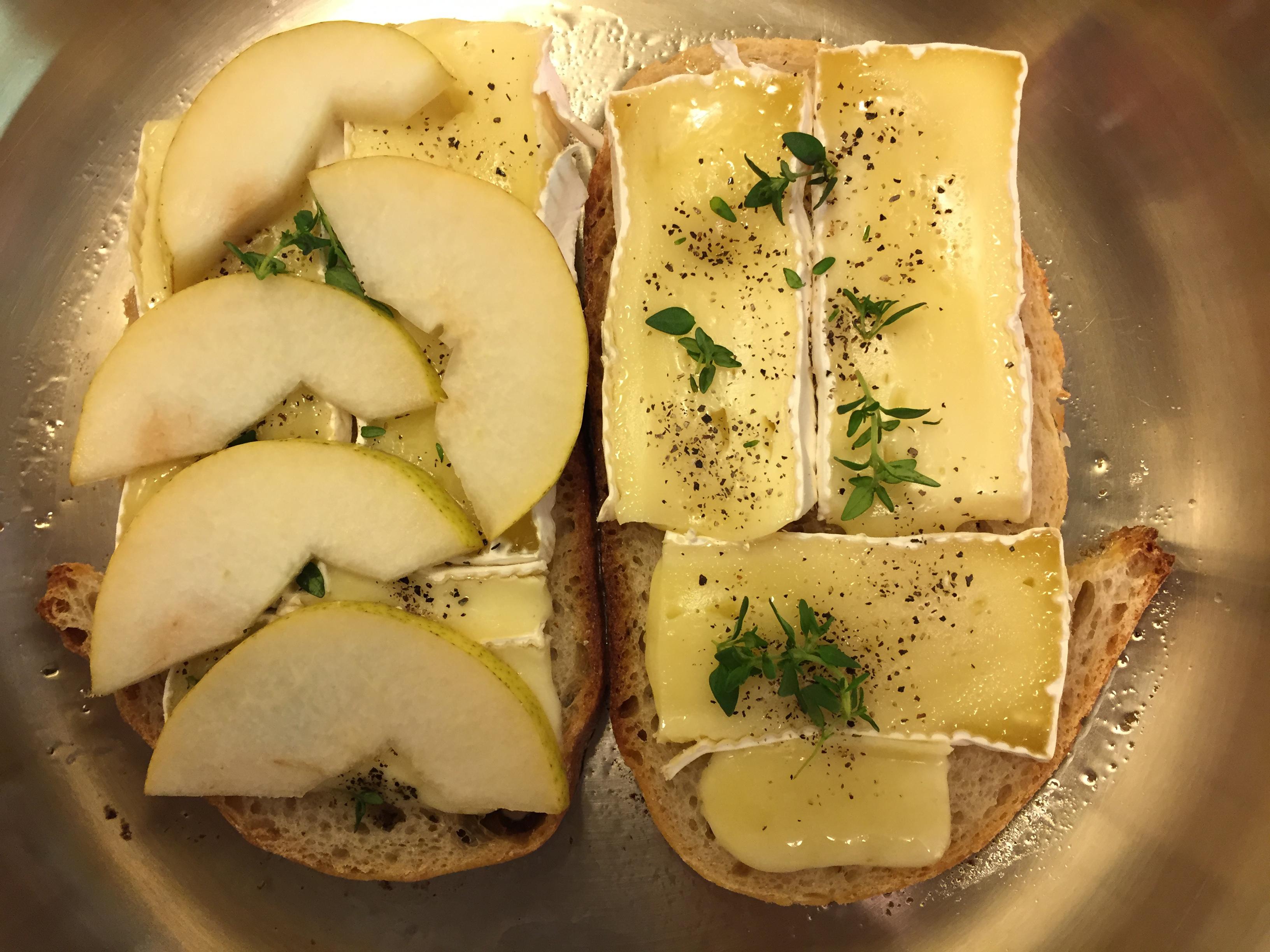 Grilled Brie & Pear Sandwich 布里干酪甜梨三明治的做法 步骤7