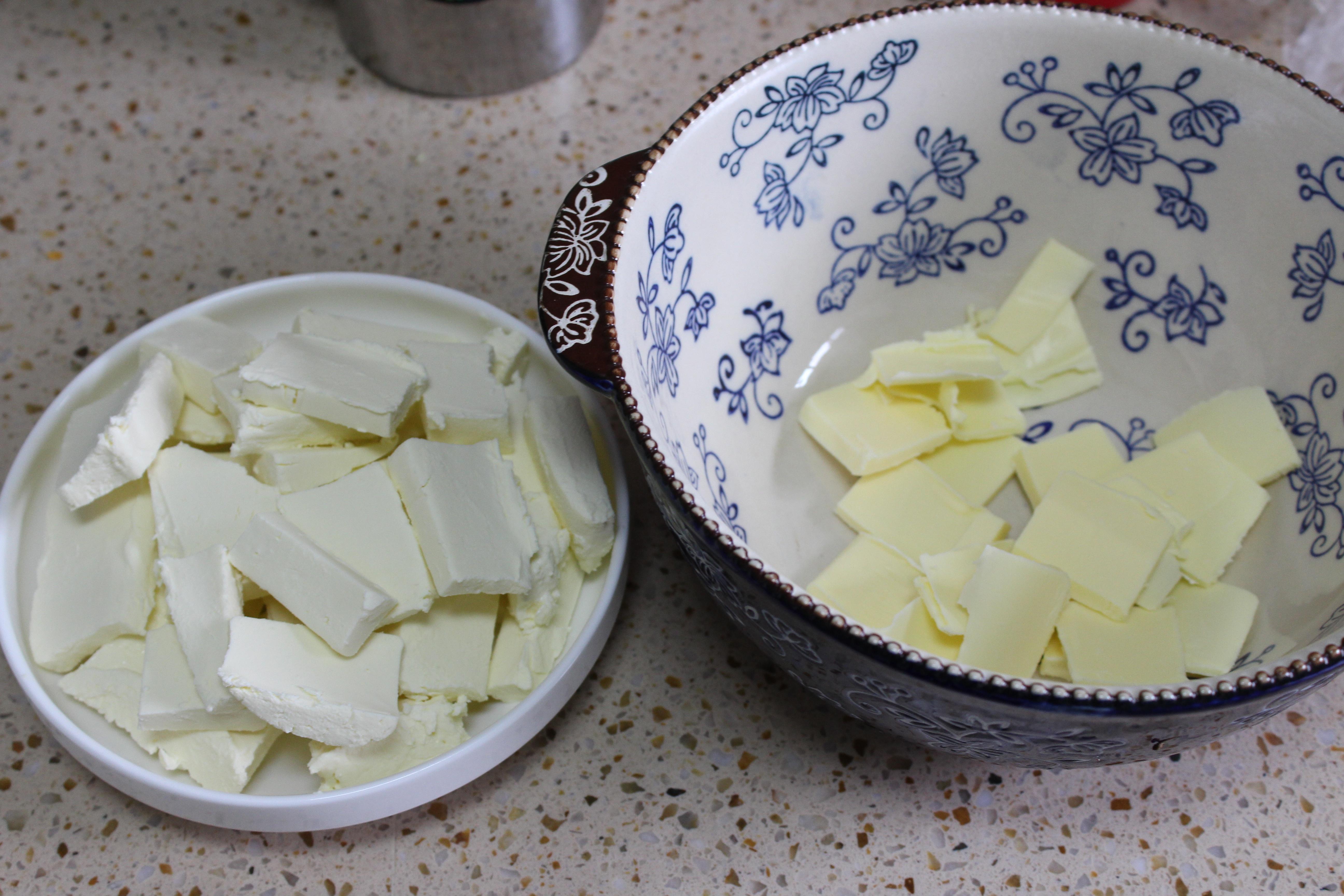 超簡單奶油奶酪霜的做法 步骤1