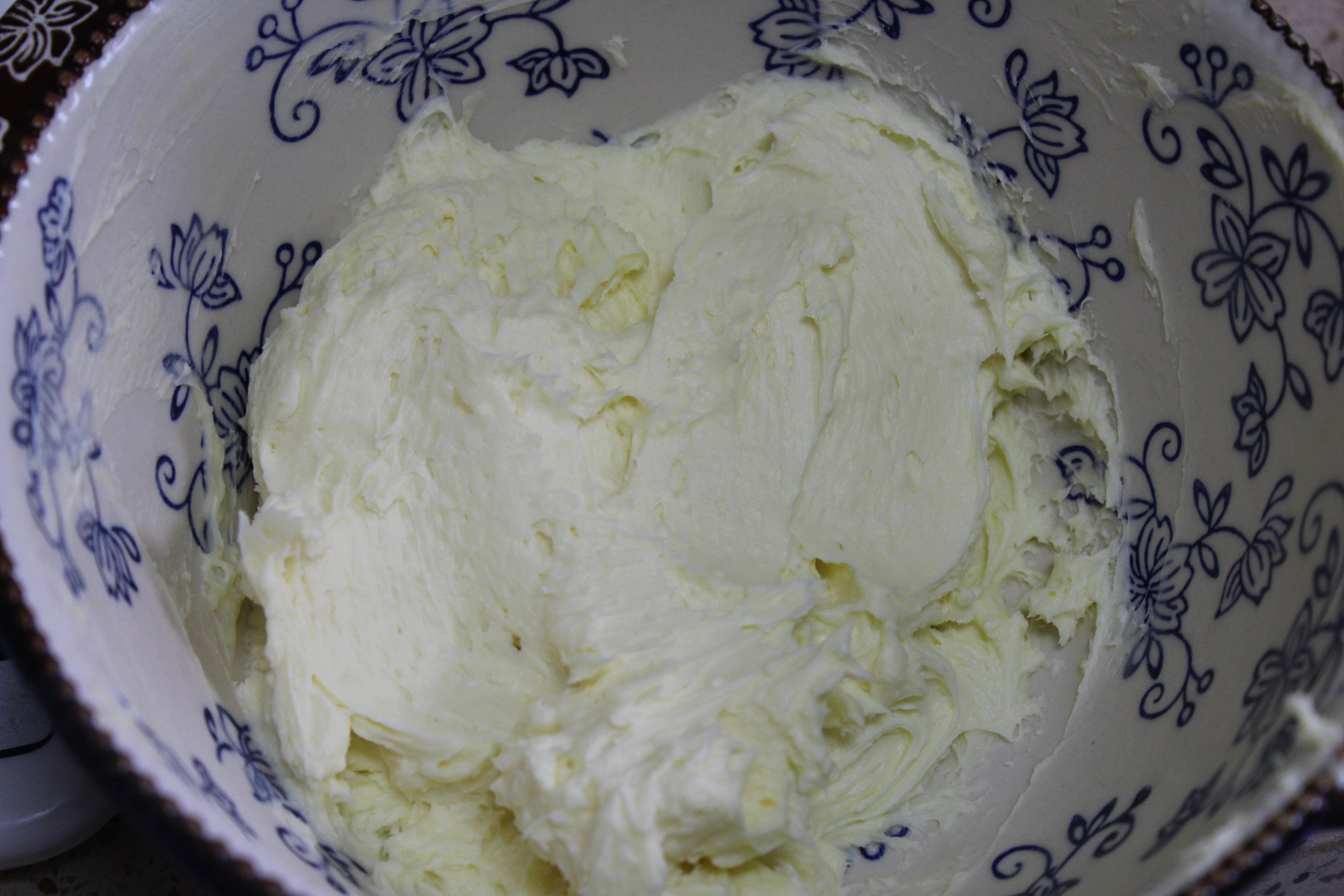 超簡單奶油奶酪霜的做法 步骤4