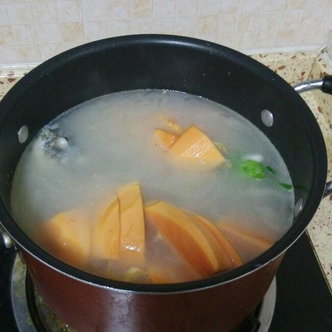 木瓜鯽魚湯的做法 步骤5