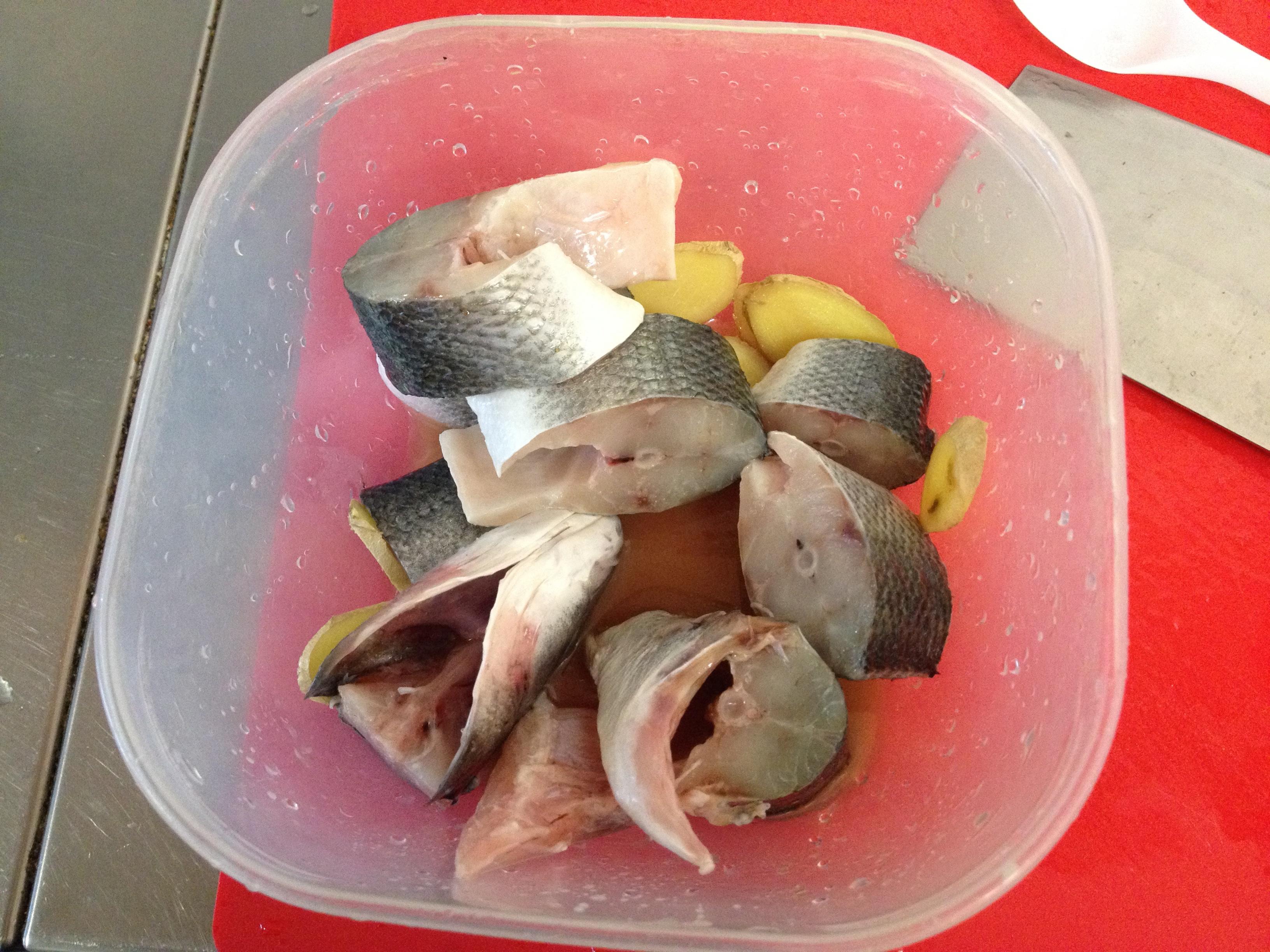 紅燒拖蛋瓦塊魚的做法 步骤2