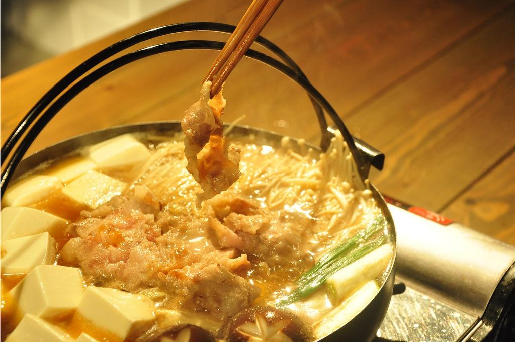 【變廚神】冬季必BUY！地道日式風味壽喜鍋的做法 步骤6
