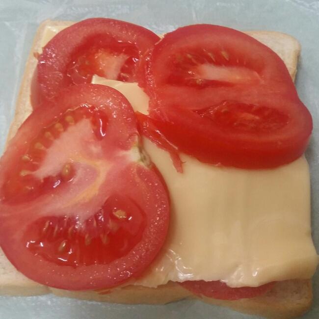 番茄芝士三明治的做法 步骤1