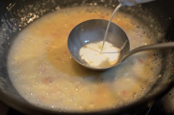 奶油蘑菇湯的做法 步骤6