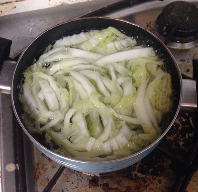 白菜湯面的做法 步骤3
