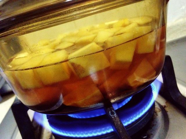 隻果番薯糖水∼燜燒罐版的做法 步骤1