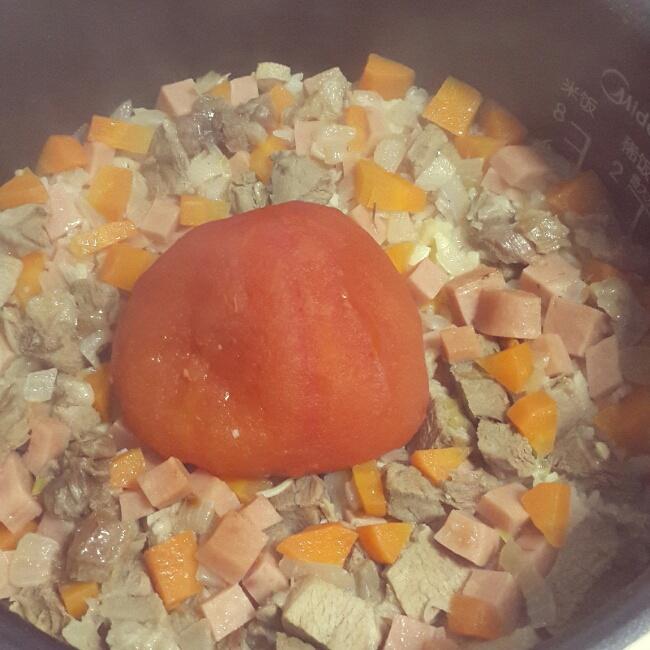 西紅柿羊肉電飯煲悶飯，好吃到爆！！的做法 步骤3