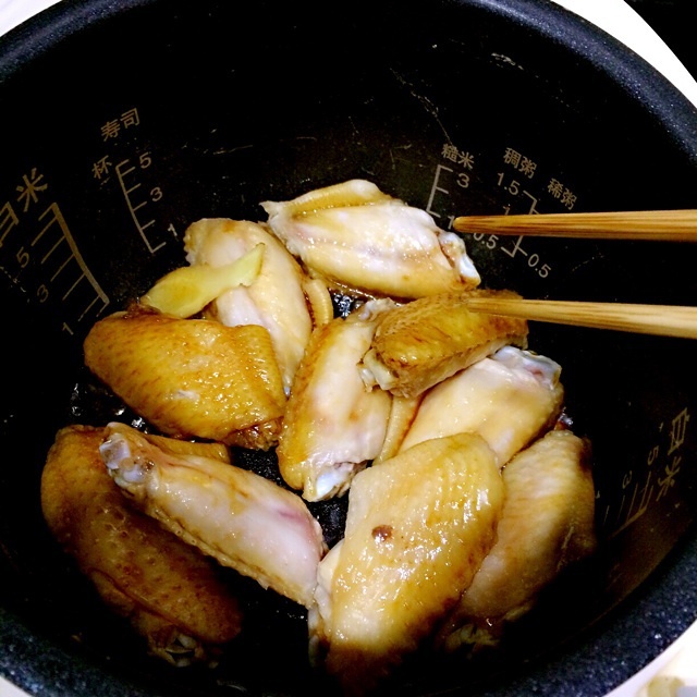 電飯煲醬燒雞翅的做法 步骤6