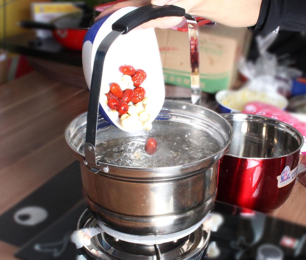 用離火續煮鍋炖銀耳蓮子湯的做法的做法 步骤5