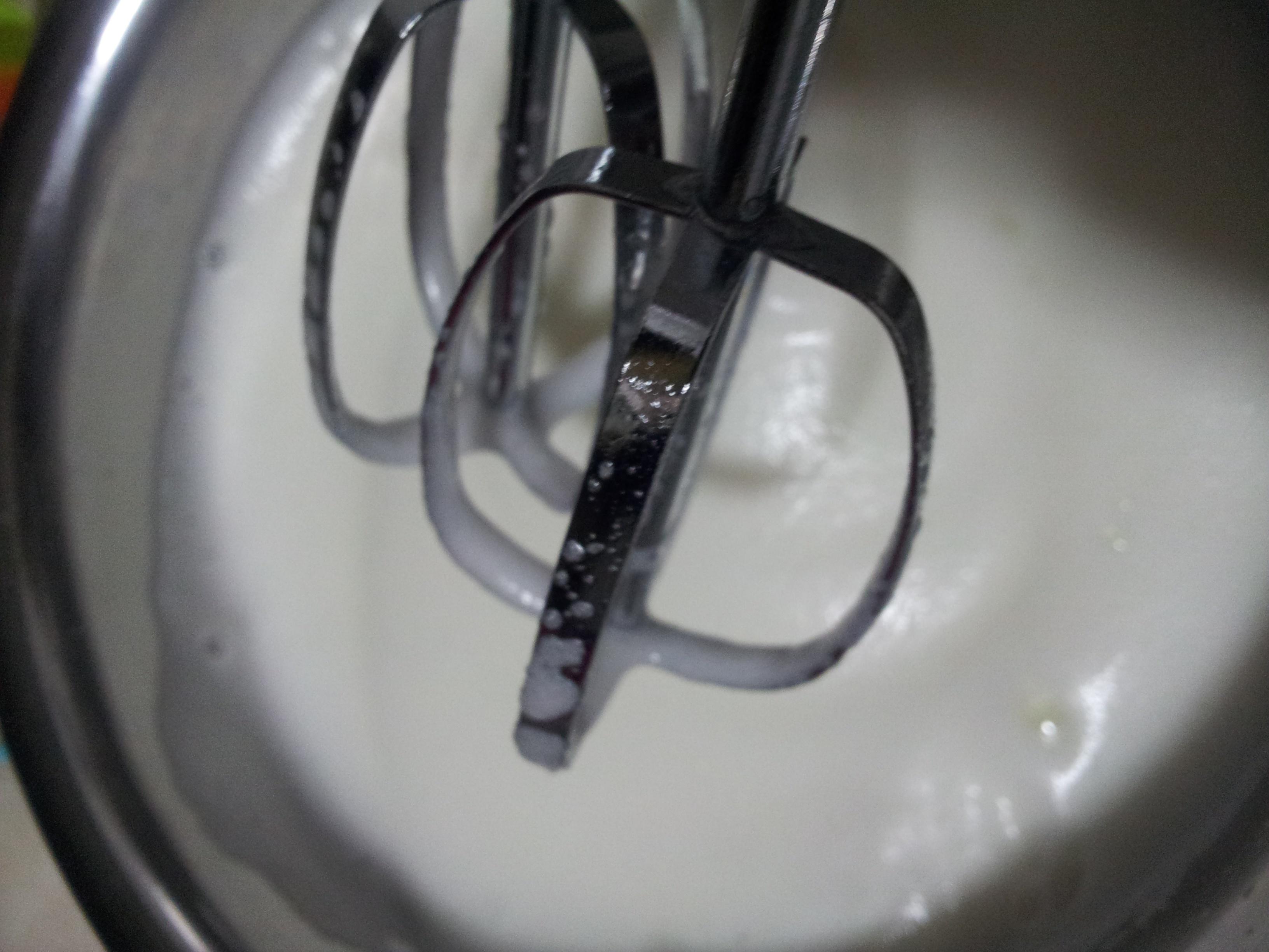 乳酪蛋糕質感的蛋香戚風（電壓力鍋版本，超詳細步驟）的做法 步骤7