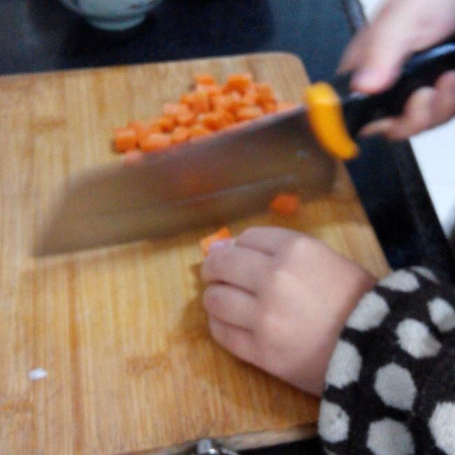 咖喱雞翅飯(七歲兒童版)的做法 步骤3