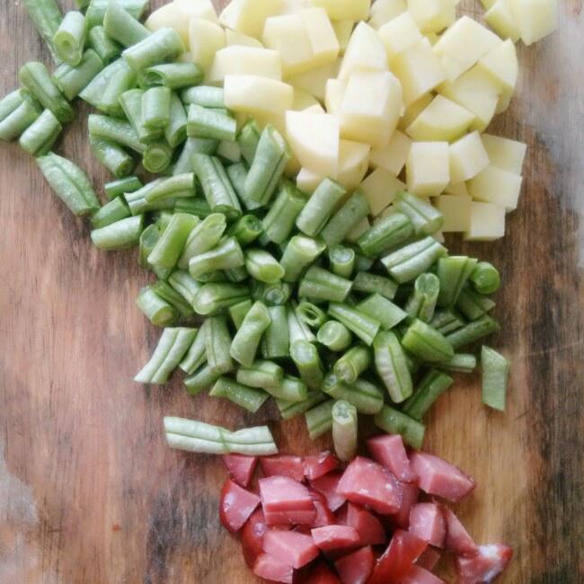 土豆芸豆燜飯的做法 步骤1