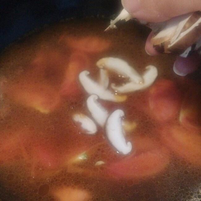 西紅柿香菇疙瘩湯的做法 步骤6