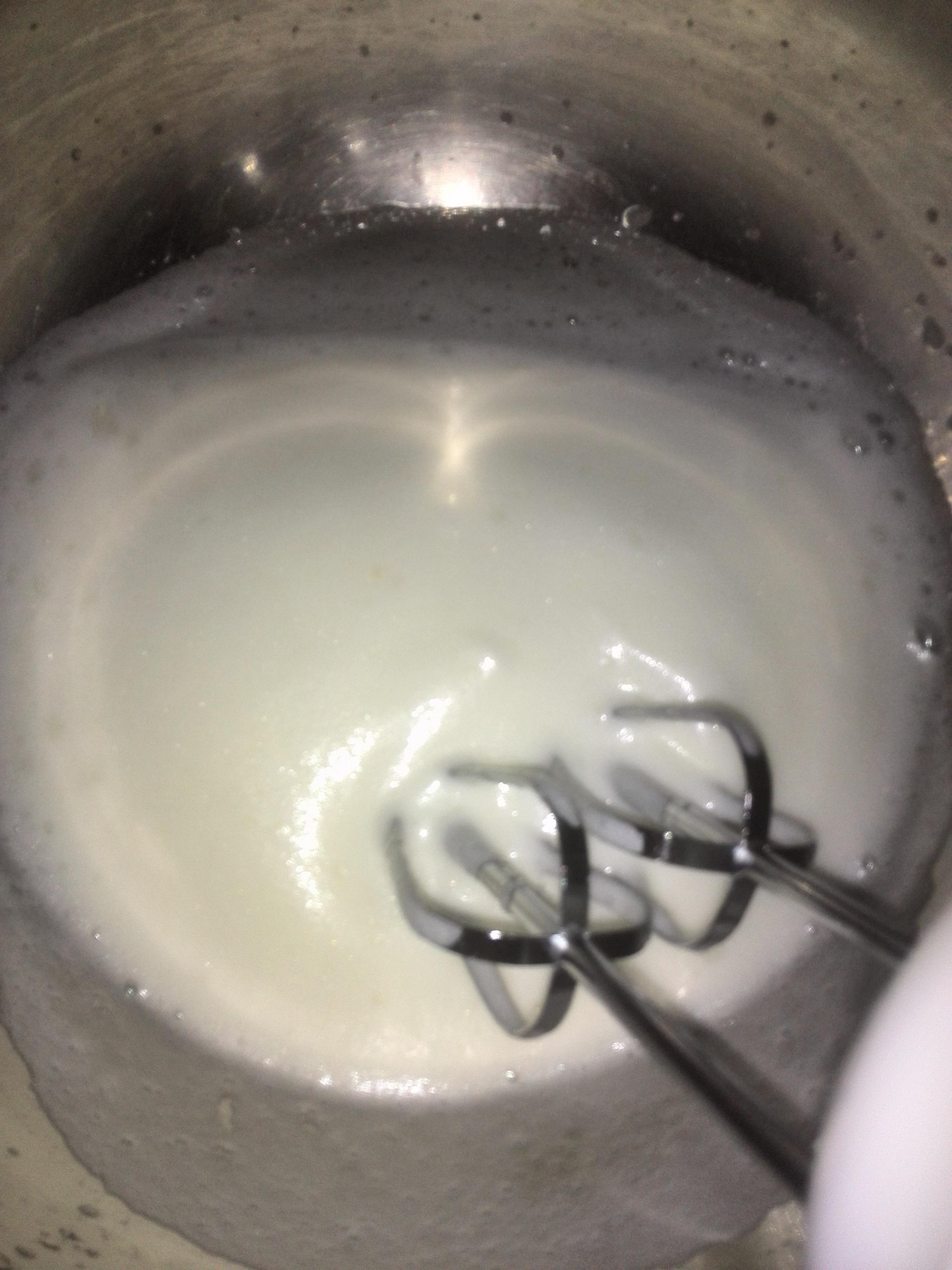 材料超簡單的雞蛋牛奶紙杯蛋糕的做法 步骤8