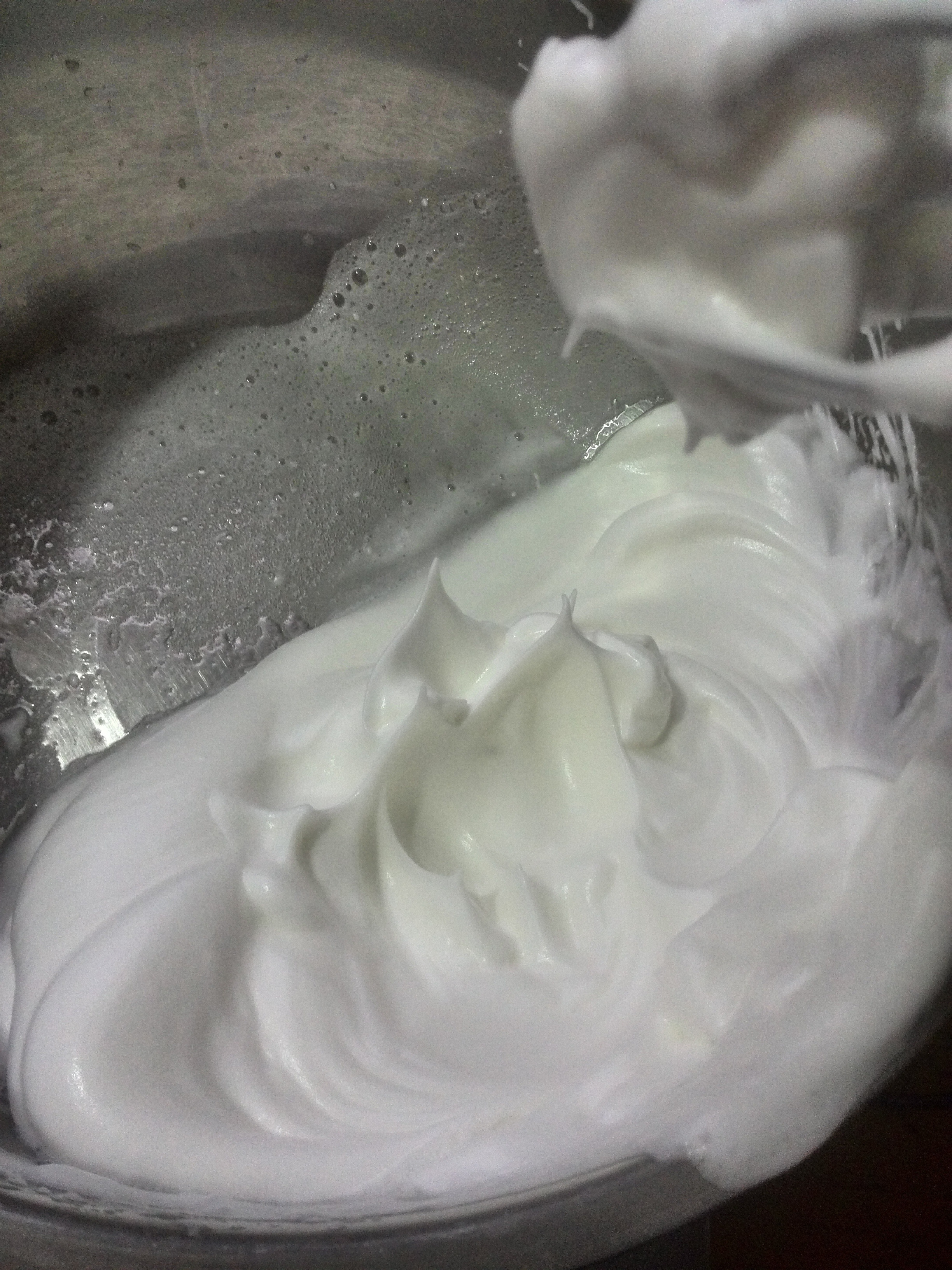 材料超簡單的雞蛋牛奶紙杯蛋糕的做法 步骤9
