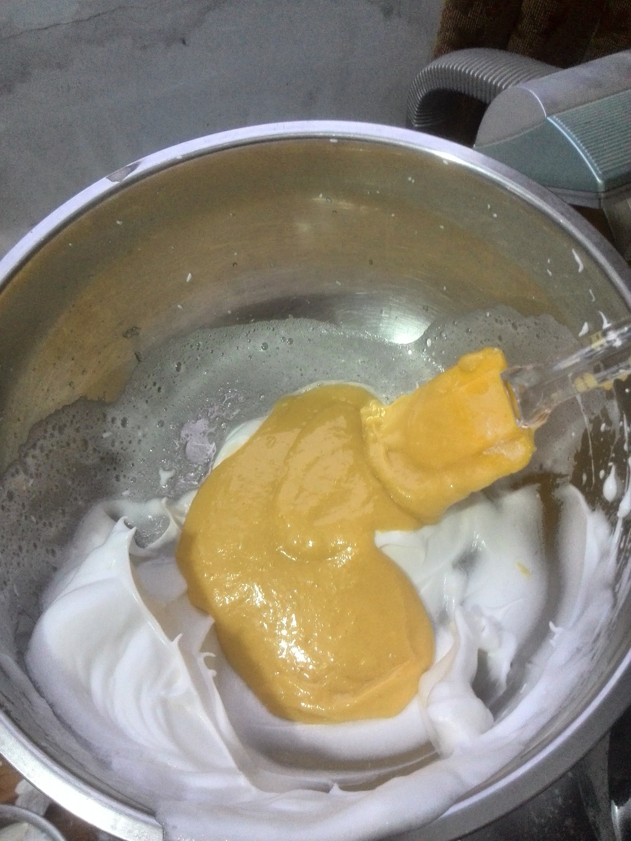 材料超簡單的雞蛋牛奶紙杯蛋糕的做法 步骤10