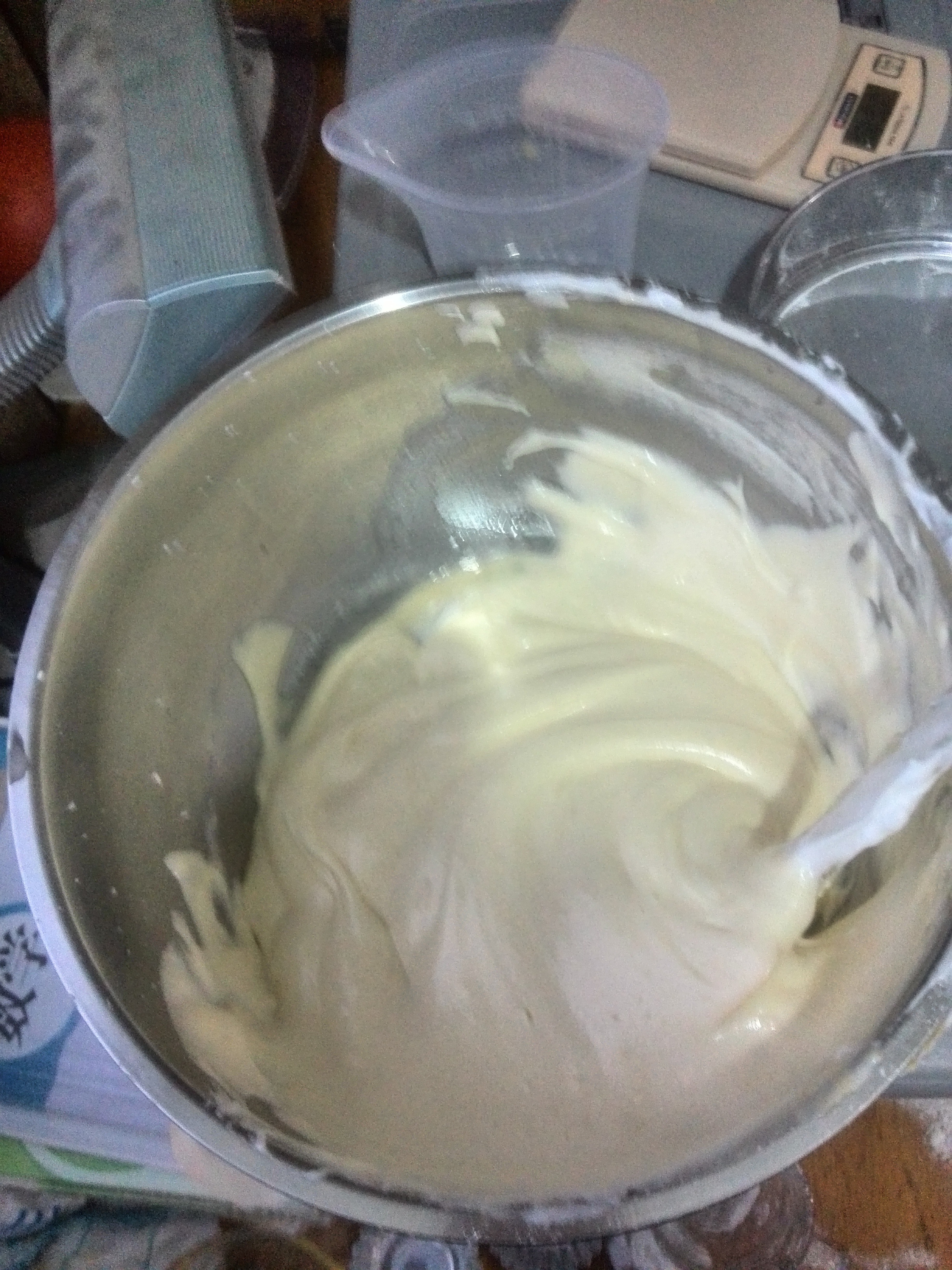 材料超簡單的雞蛋牛奶紙杯蛋糕的做法 步骤12