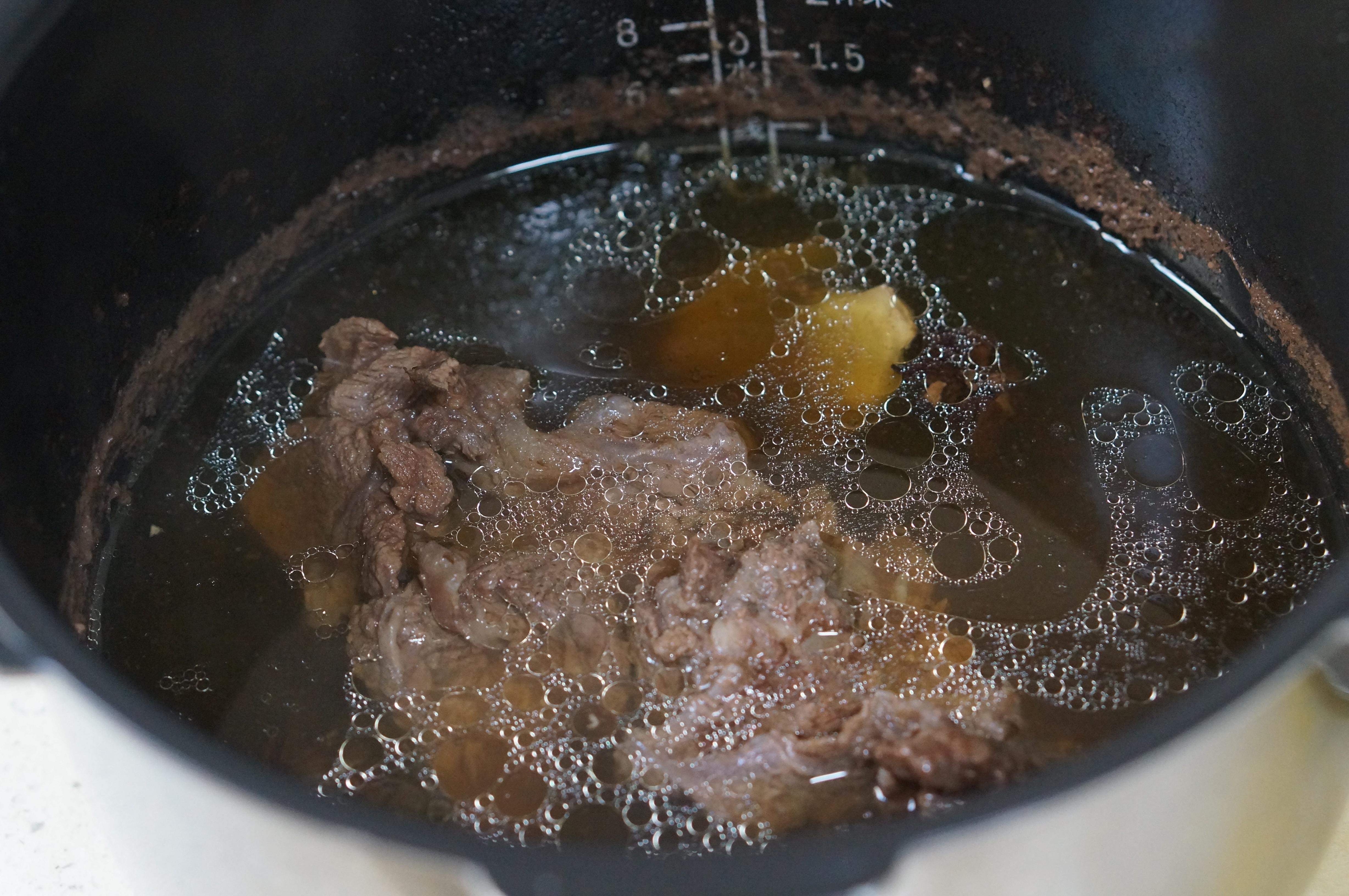 高壓鍋版白切牛肉（附超級香的蘸醬做法）的做法 步骤6
