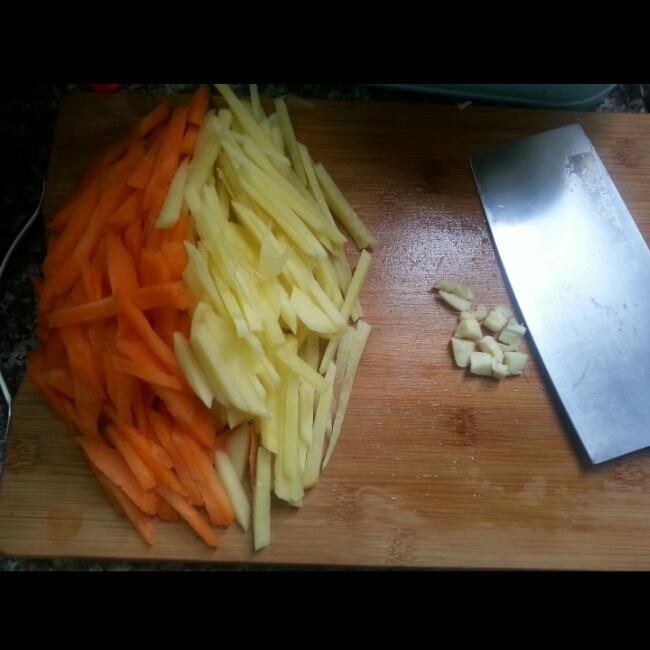 土豆蘿卜絲（軟香下飯版）的做法 步骤1