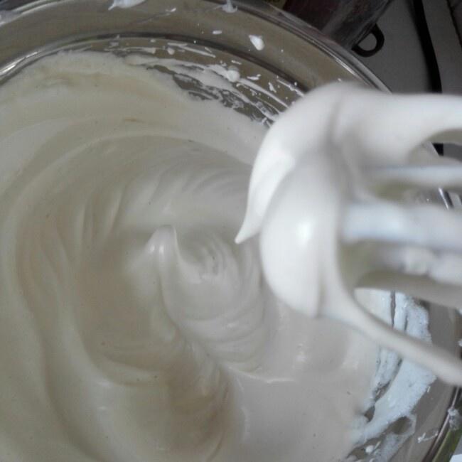 不易消泡的可可分蛋海綿蛋糕的做法 步骤8