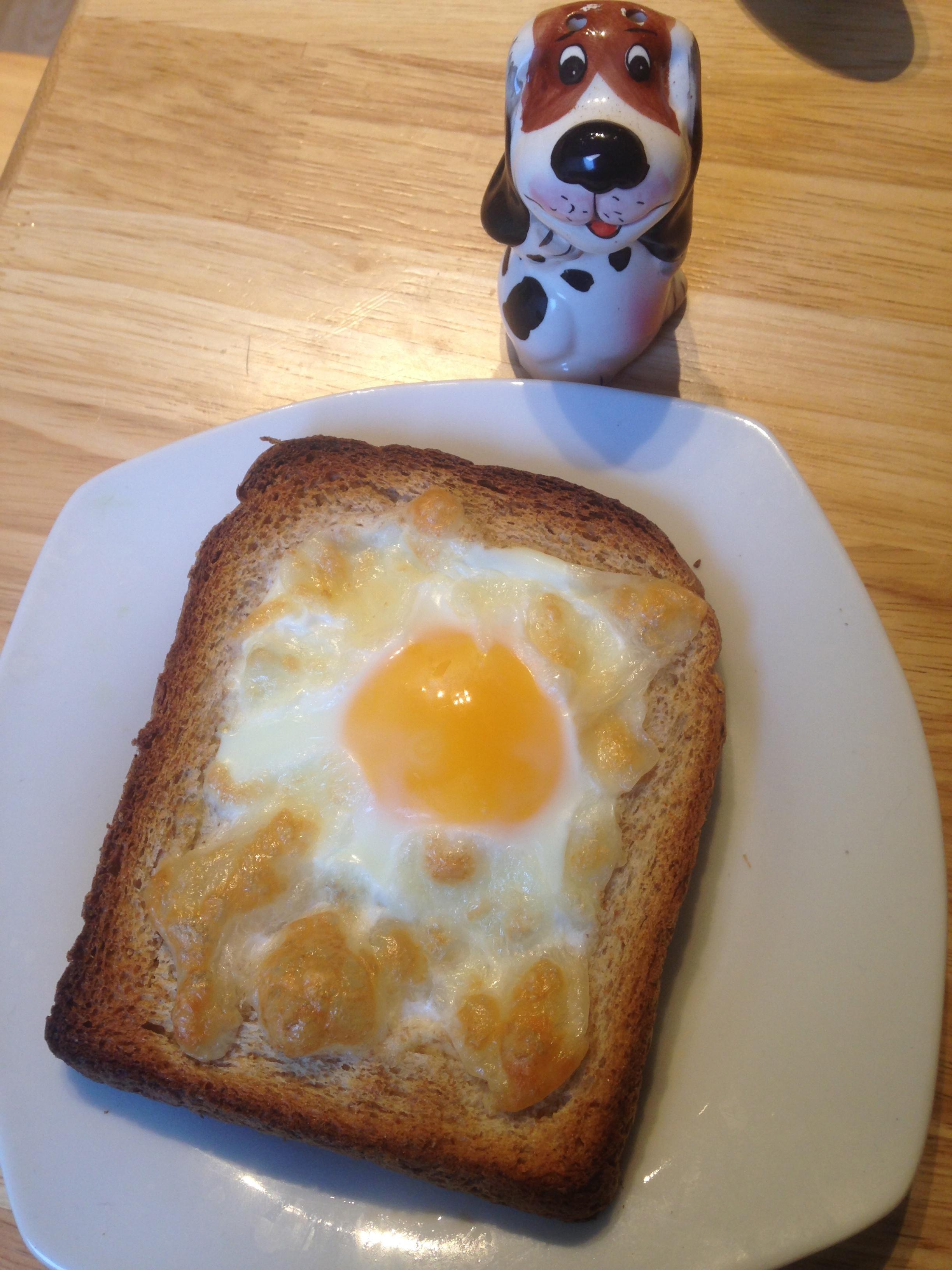 快手早餐 -- 吐司太陽蛋的做法 步骤4