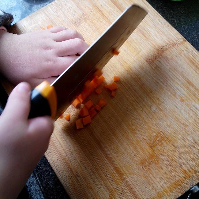 糯香排骨飯電飯煲燜飯系列(七歲兒童版)的做法 步骤6