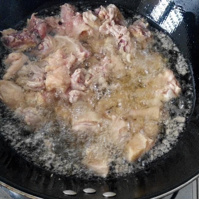秘制干鍋雞的做法 步骤3