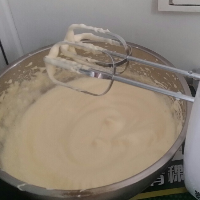 奶油紙杯蛋糕的做法 步骤1