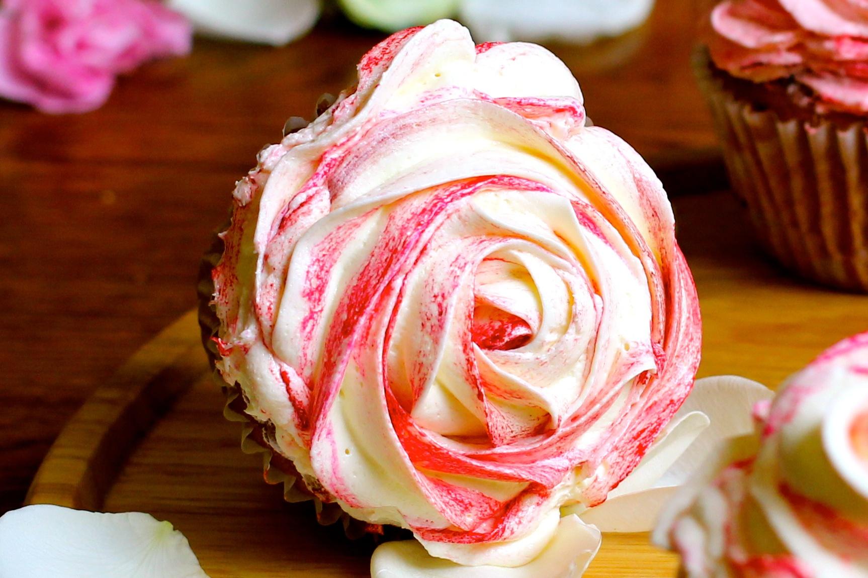【玫瑰迷情】繽紛花果茶紙杯蛋糕的做法 步骤10