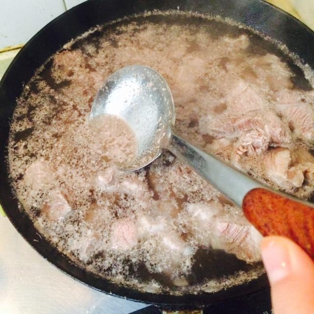 土豆炖牛肉（微辣下飯）的做法 步骤2